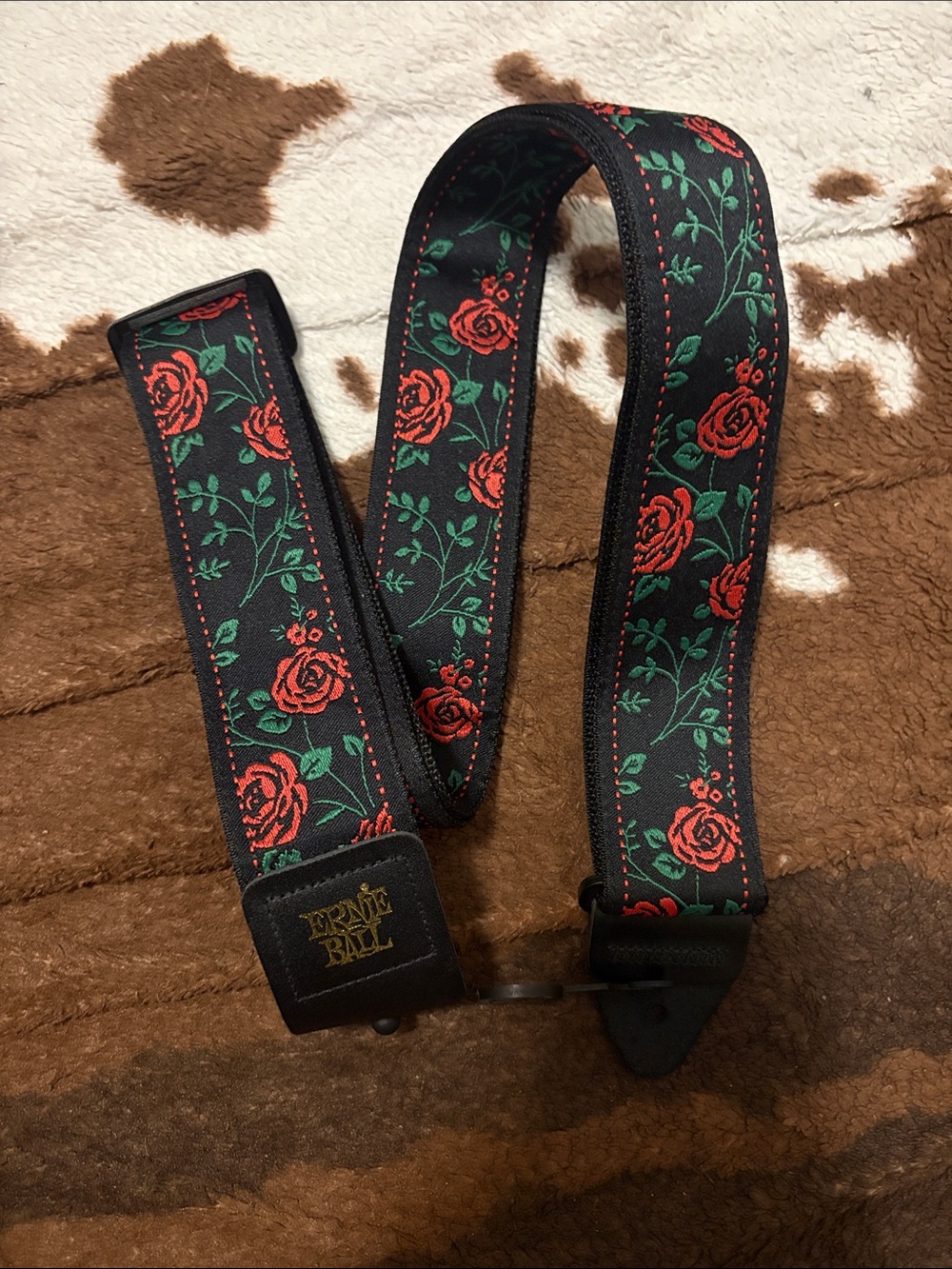 Red Rose Pattern Guitar Strap - Black/Red/Green